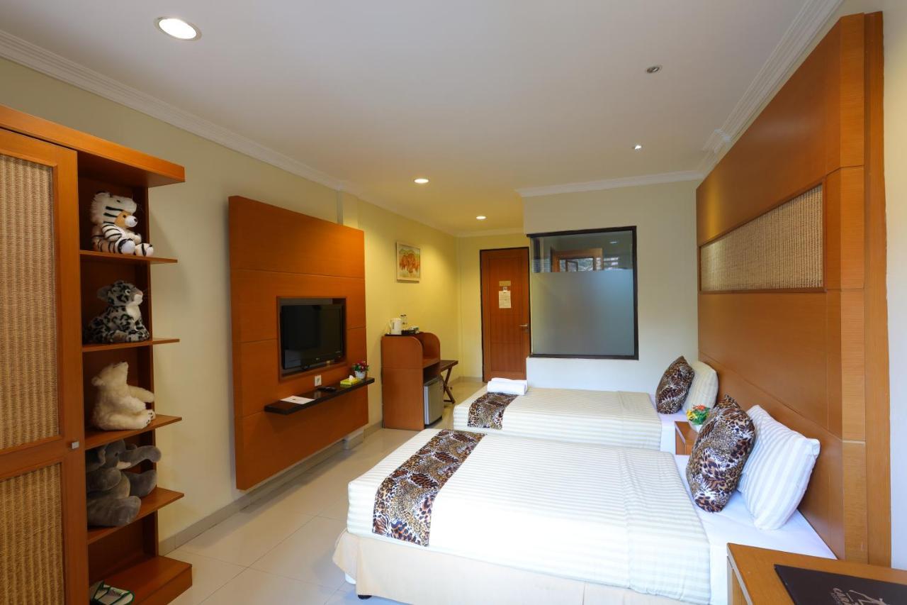 Safari Resort Puncak Esterno foto